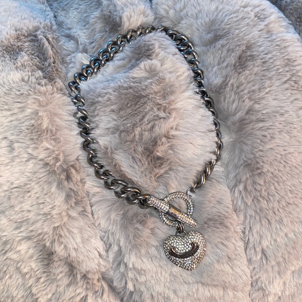 Juicy Couture 💎necklace very good condition no missing stones -Silver